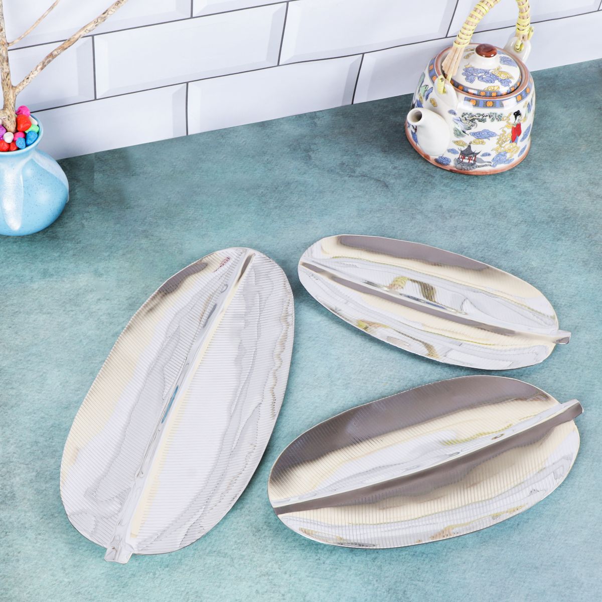 Stainless Steel Oval Banana Leaf Design Tray or Platter, 12 Length, Kela pan
